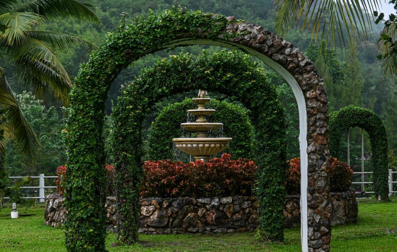 Swiss Valley Hip Resort Suan Phueng Exterior foto