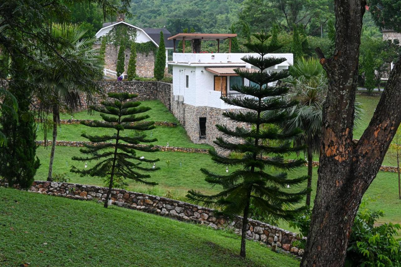 Swiss Valley Hip Resort Suan Phueng Exterior foto
