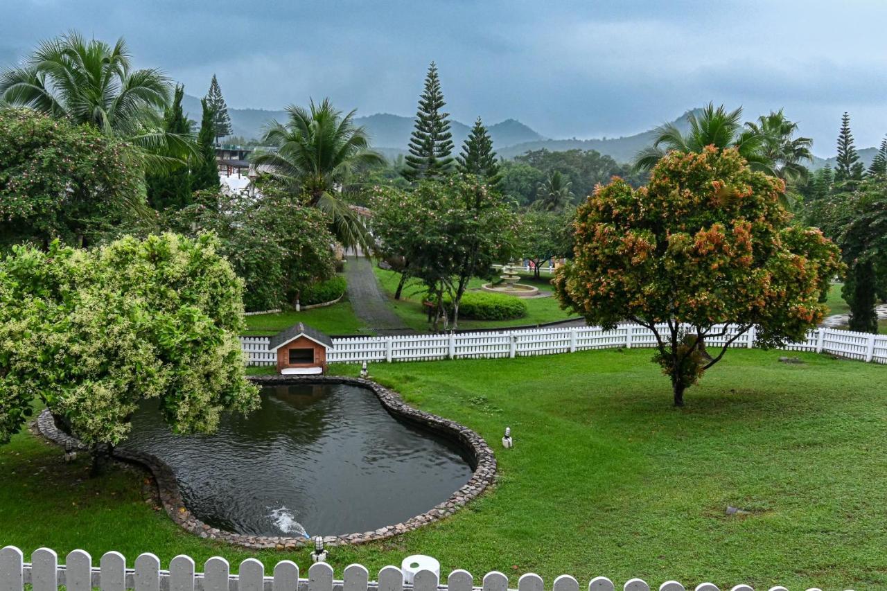 Swiss Valley Hip Resort Suan Phueng Exterior foto