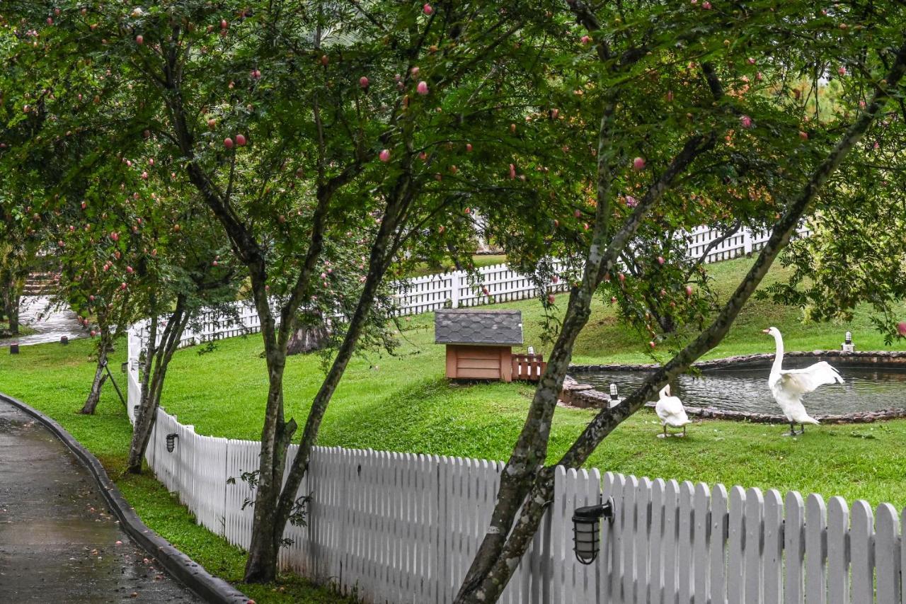 Swiss Valley Hip Resort Suan Phueng Exterior foto
