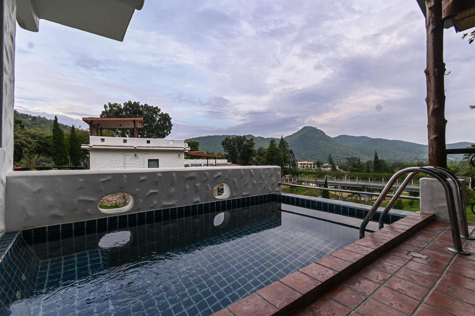 Swiss Valley Hip Resort Suan Phueng Zimmer foto
